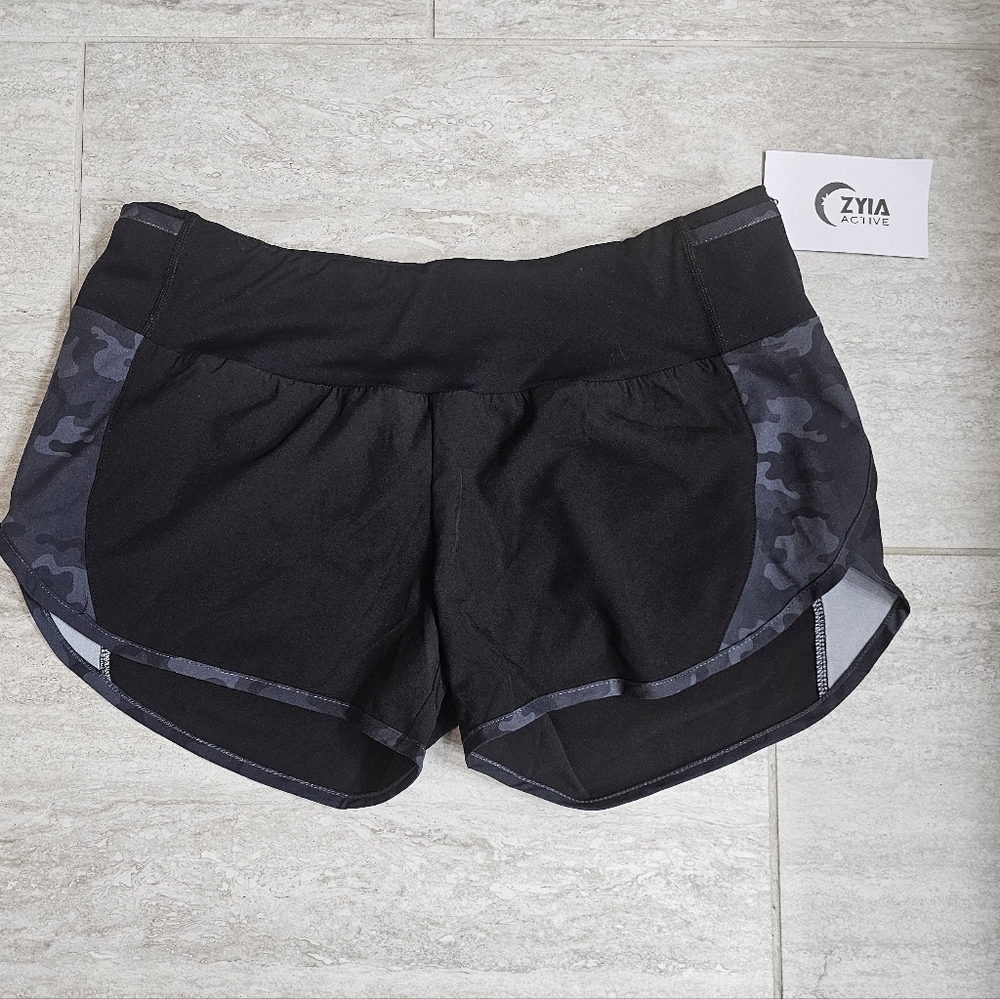 New ZYIA Active Women's Black and Camo 5 Star Short Sz Large